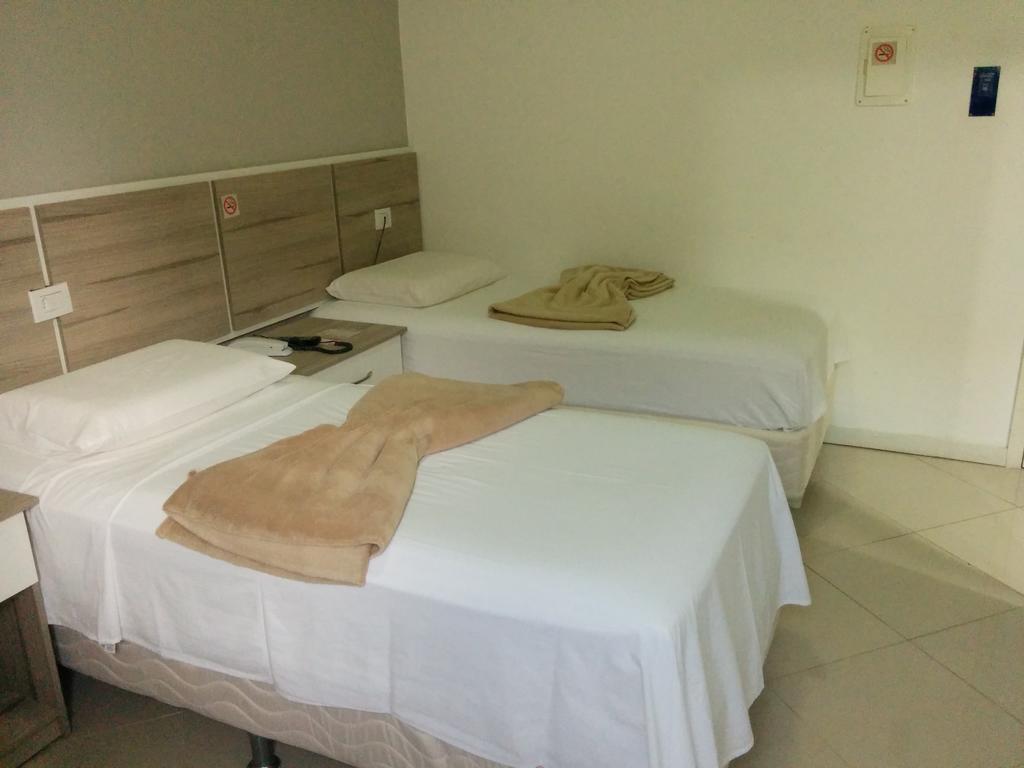 Hotel Mundial อีตาบูนา ภายนอก รูปภาพ